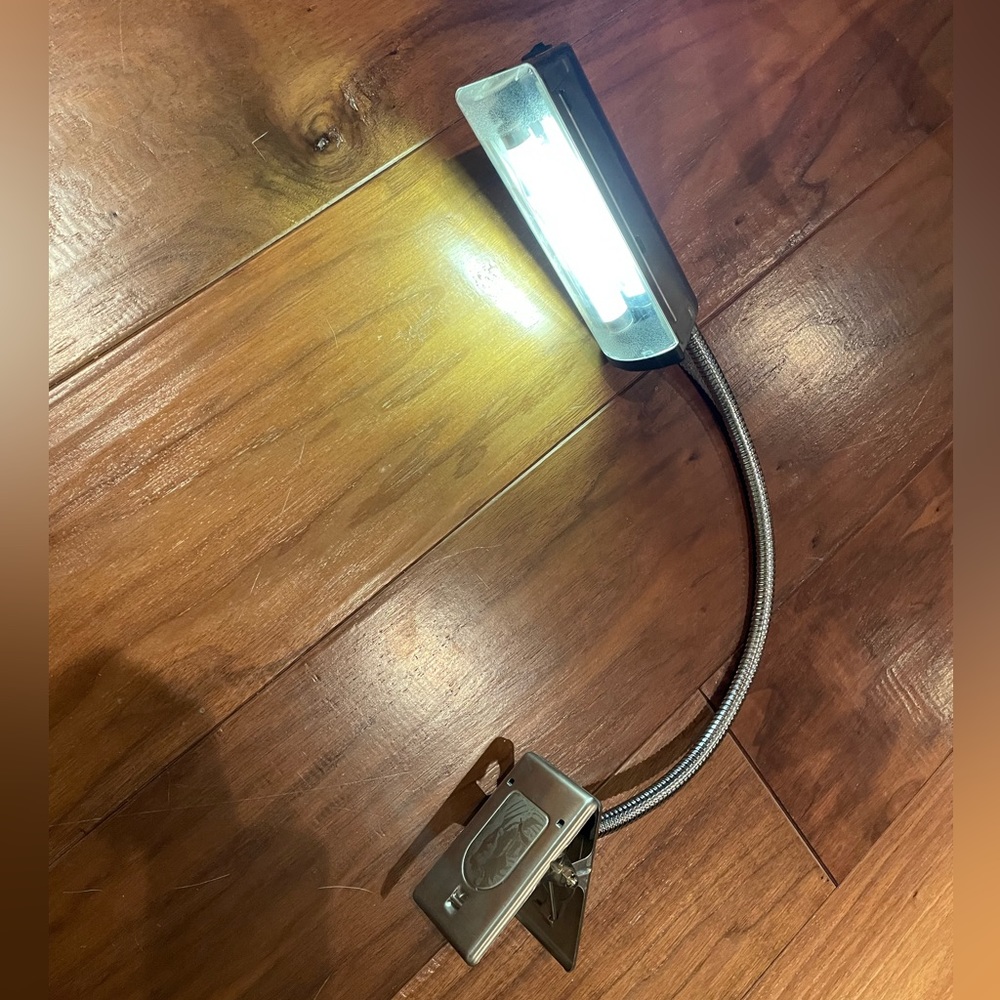 Portable clip lamp